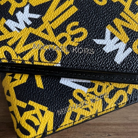Michael Kors Cooper Billfold Pass Case Wallet